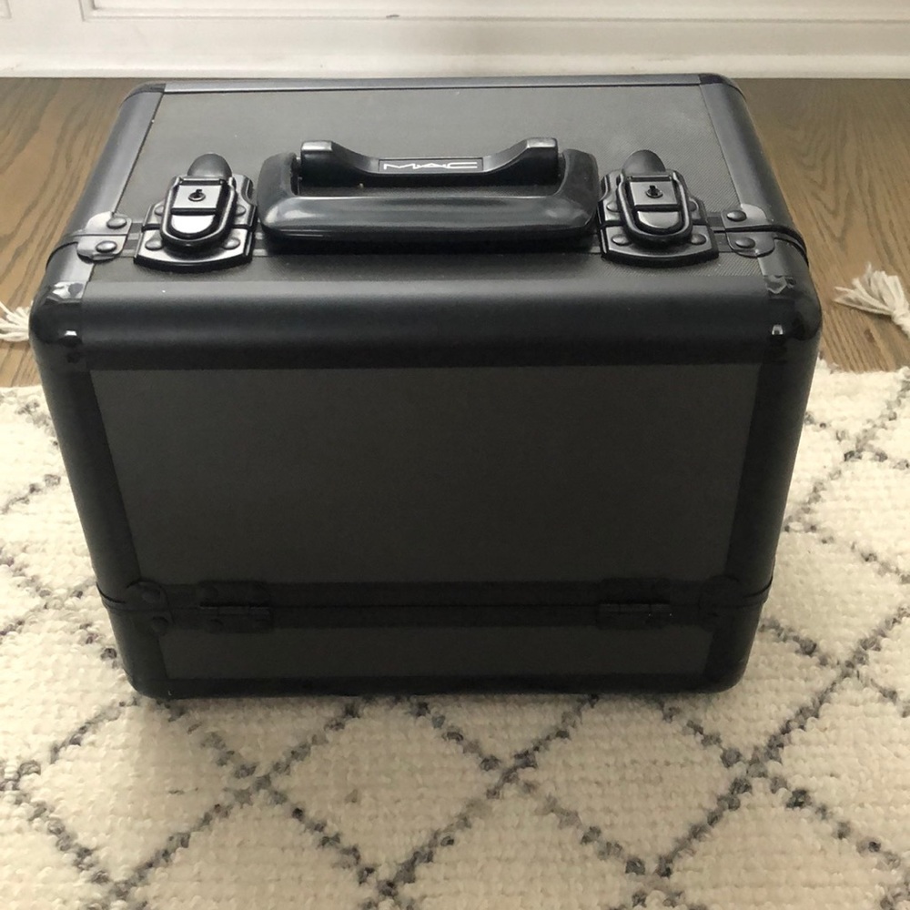 MAC Cosmetics HardShell Travel MakeUp Case